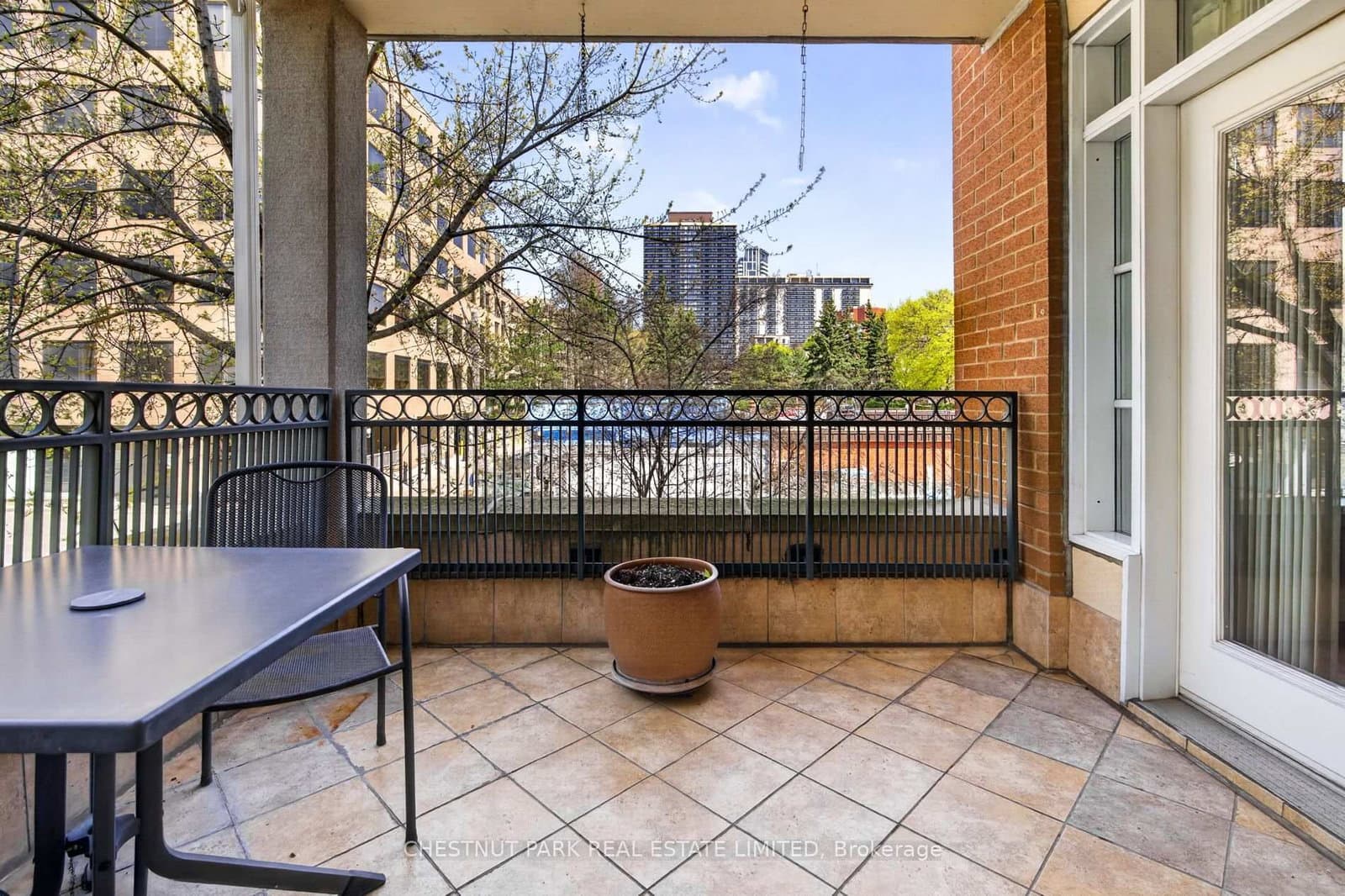 21 Shaftesbury Avenue, Unit 203 thumbnail 33