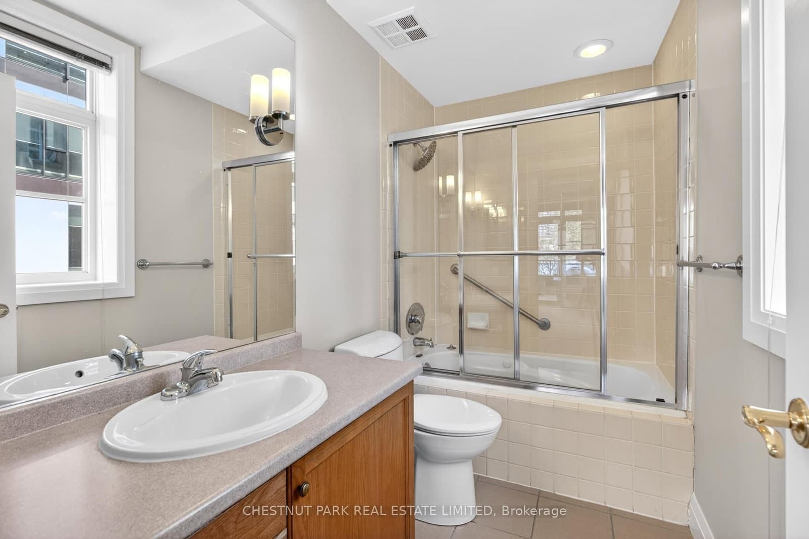 21 Shaftesbury Avenue, Unit 203 thumbnail 37