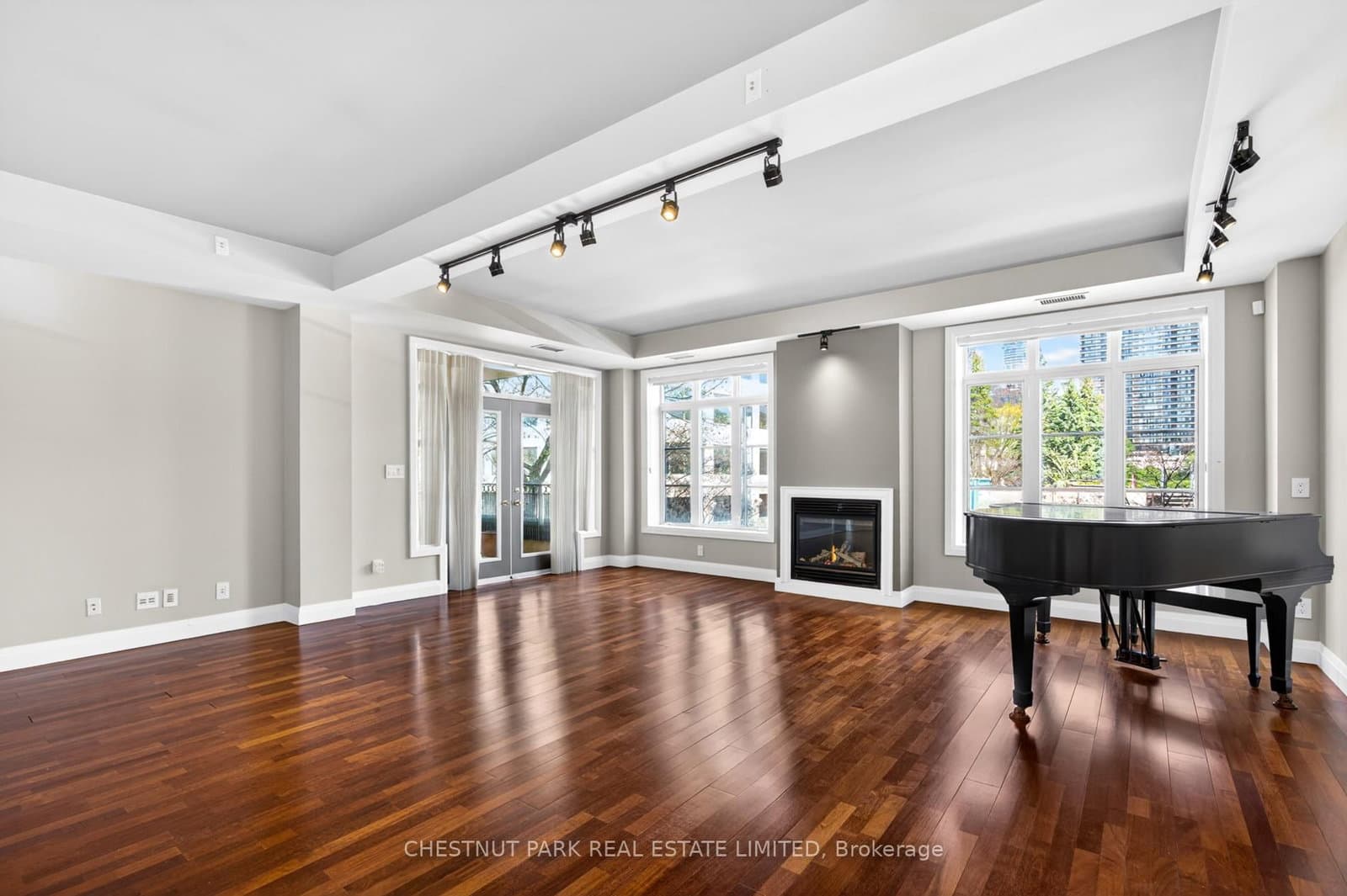 21 Shaftesbury Avenue, Unit 203 thumbnail 9