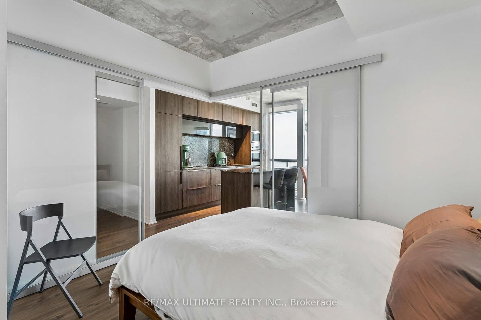 88 Blue Jays Way, Unit 3007 thumbnail 21