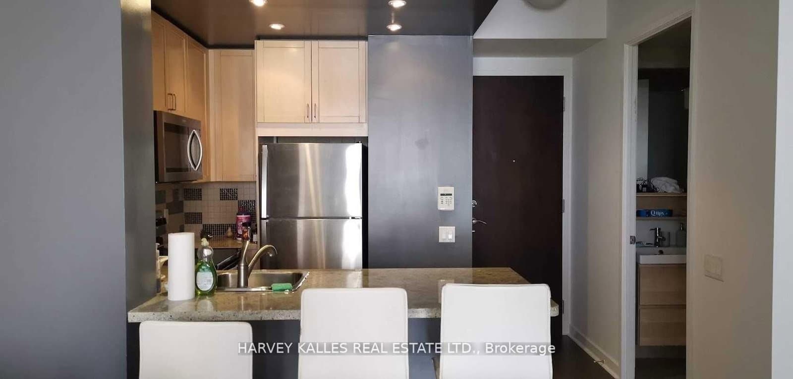 85 Bloor Street E, Unit 1603 thumbnail 10