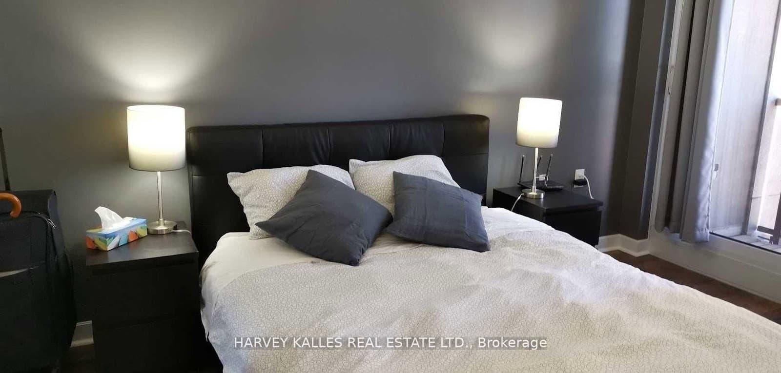 85 Bloor Street E, Unit 1603 thumbnail 13