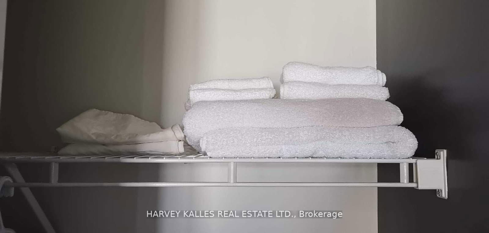 85 Bloor Street E, Unit 1603 thumbnail 14