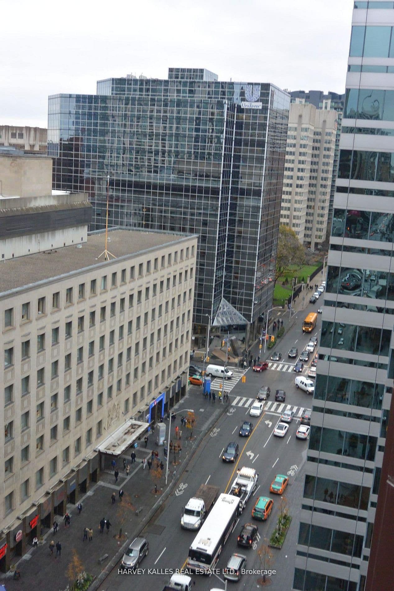 85 Bloor Street E, Unit 1603 thumbnail 16
