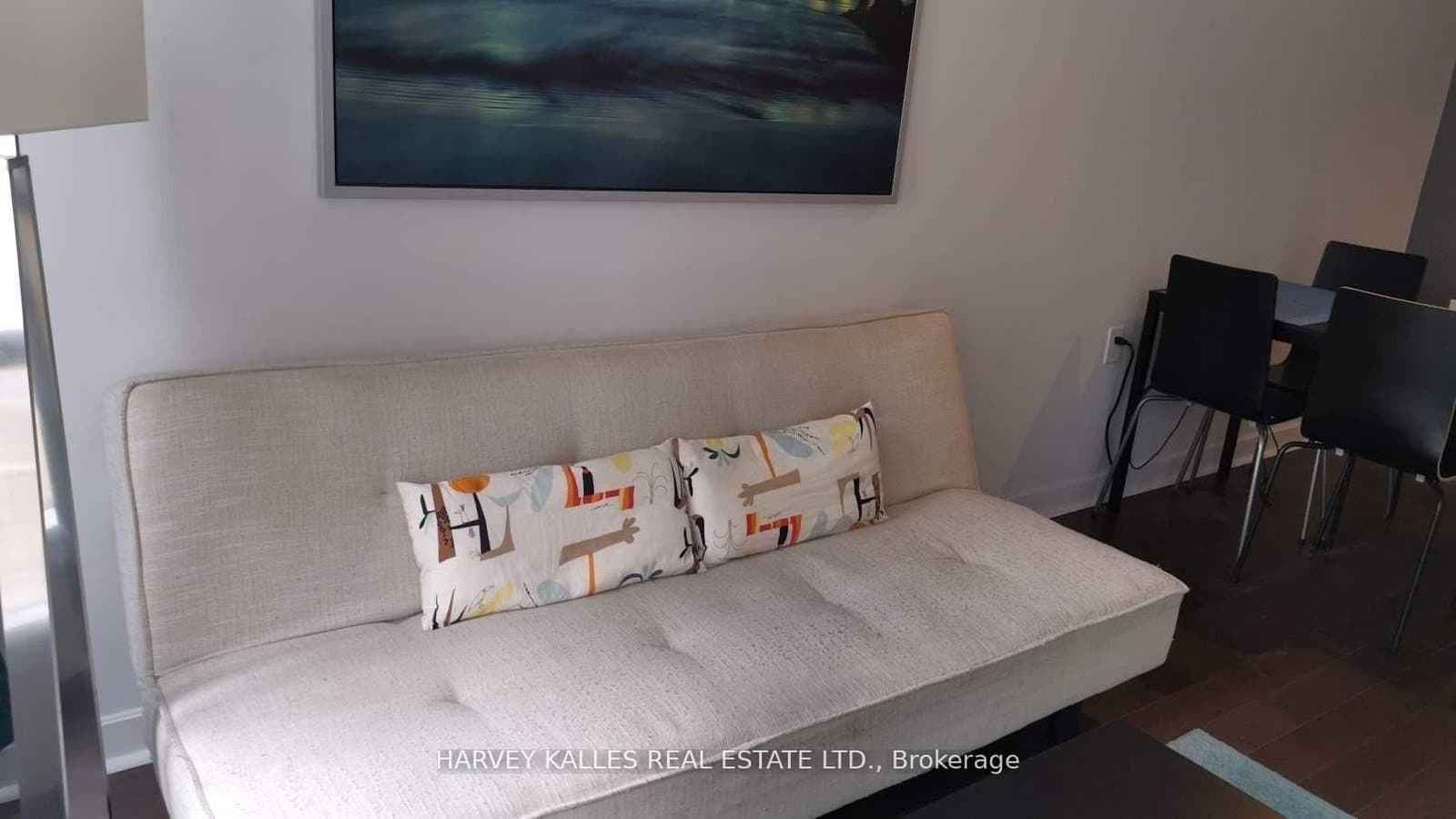 85 Bloor Street E, Unit 1603 thumbnail 6