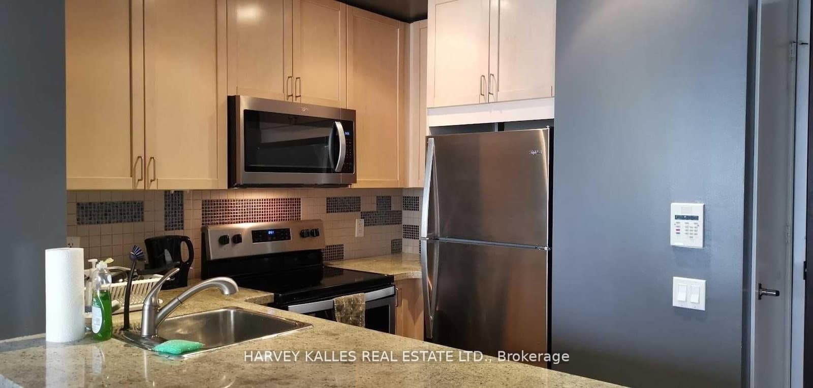 85 Bloor Street E, Unit 1603 thumbnail 9