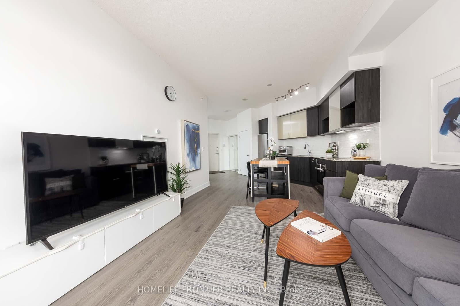 99 The Donway W, Unit 222 thumbnail 14