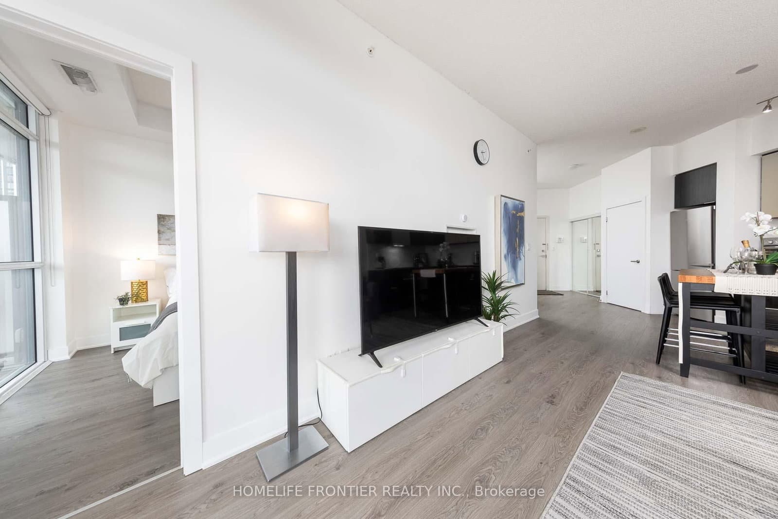 99 The Donway W, Unit 222 thumbnail 16