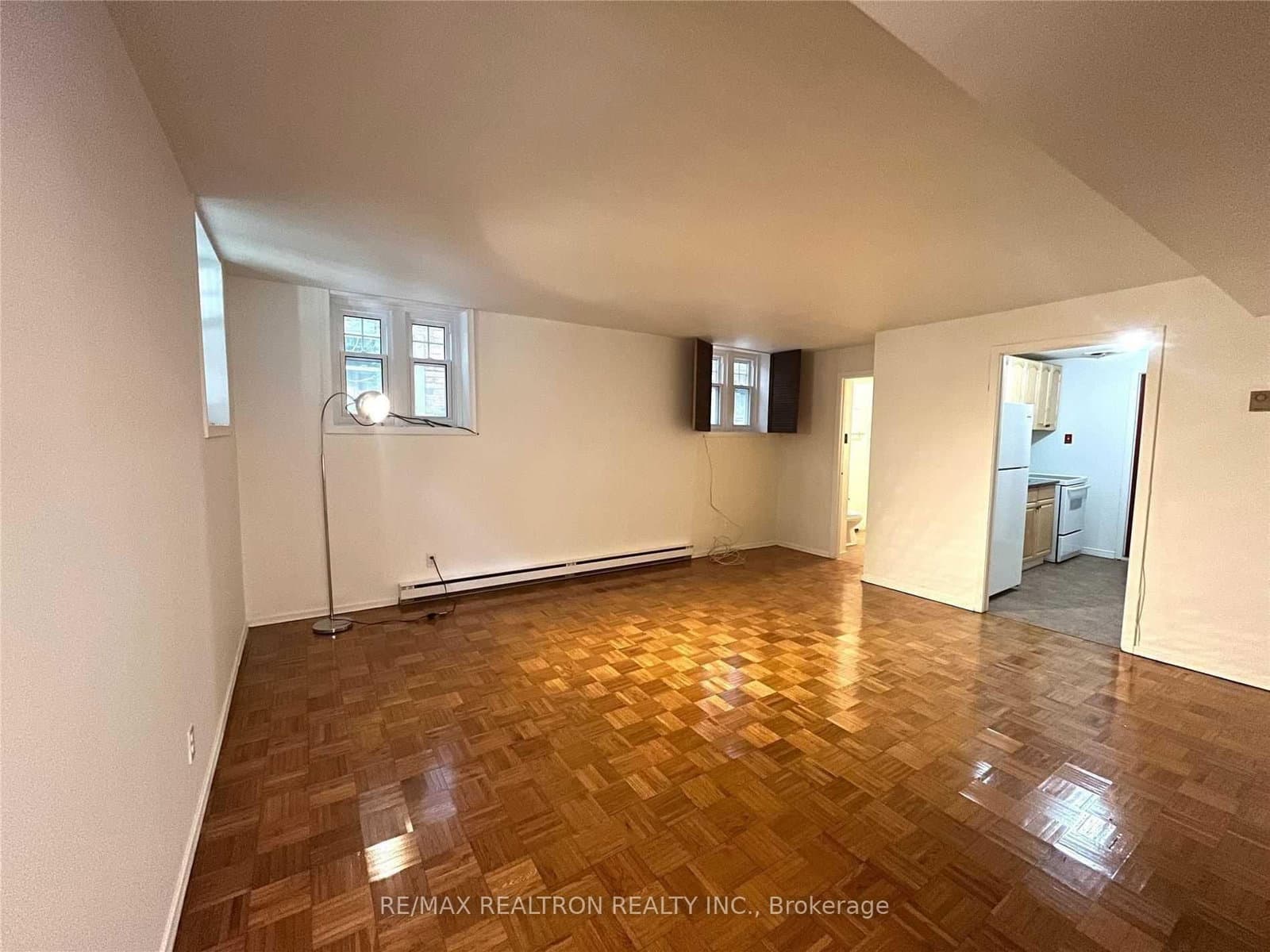 485 Oriole Parkway, Unit B thumbnail 3