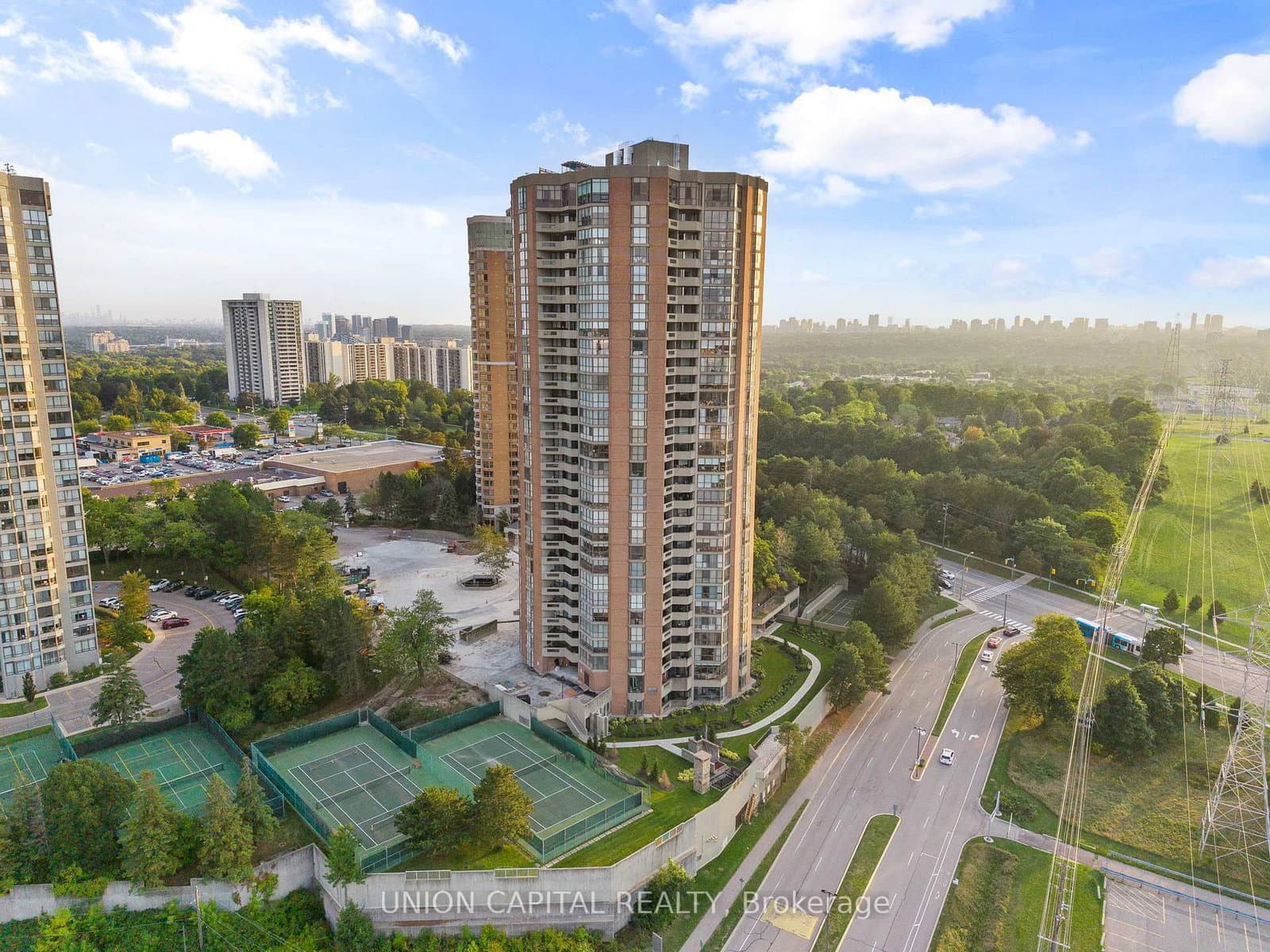 85 Skymark Drive, Unit 2405 thumbnail 2
