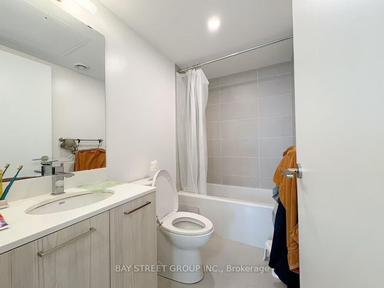 65 Mutual Street, Unit 1904 thumbnail 13