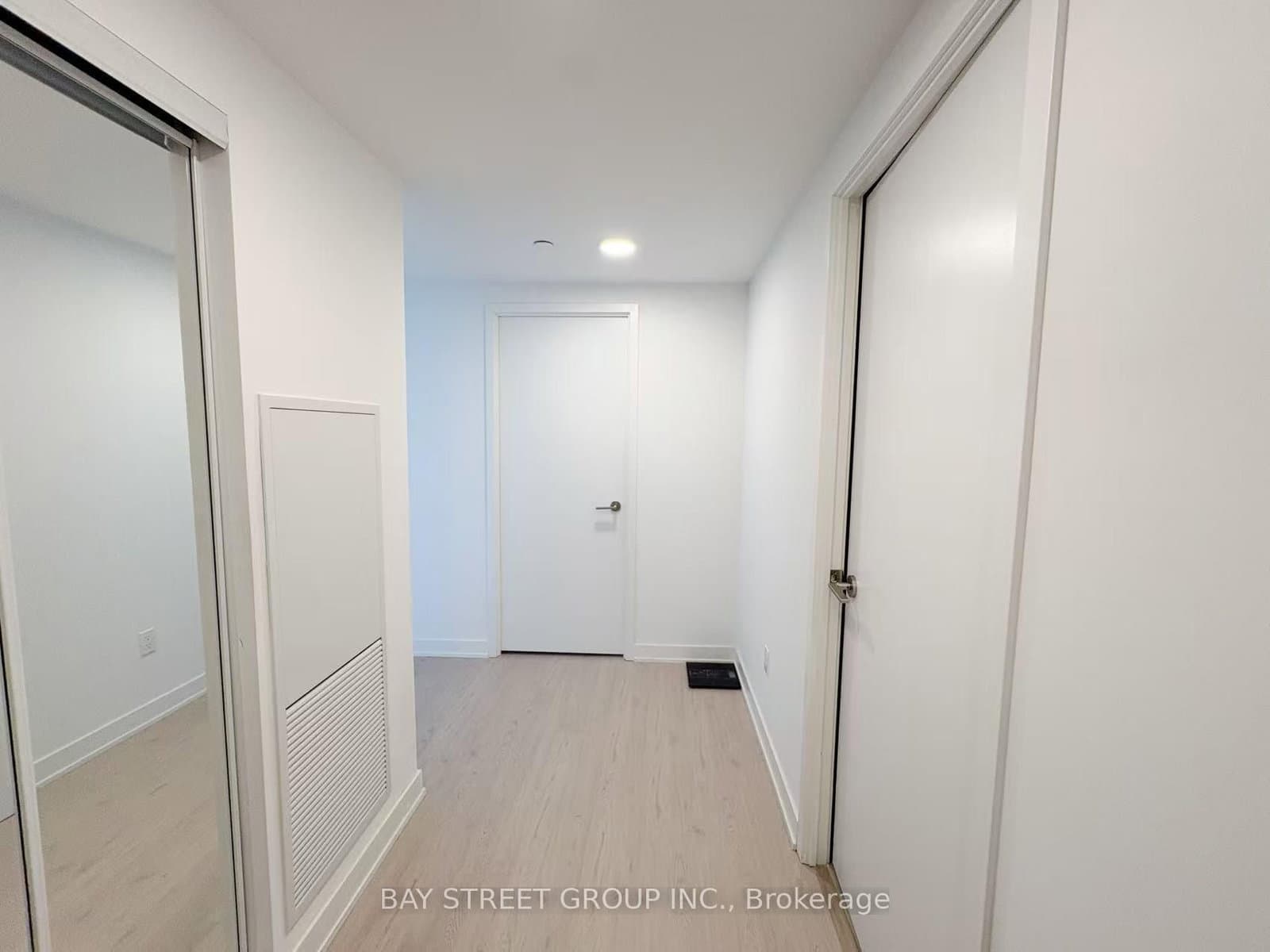65 Mutual Street, Unit 1904 thumbnail 9