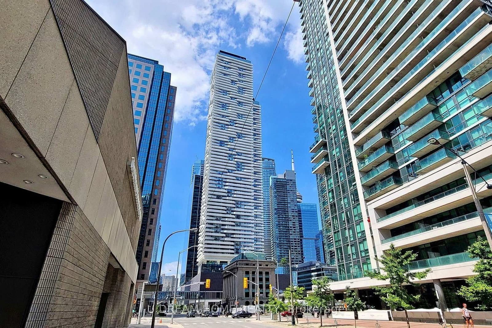 #6110 - 88 Harbour Street