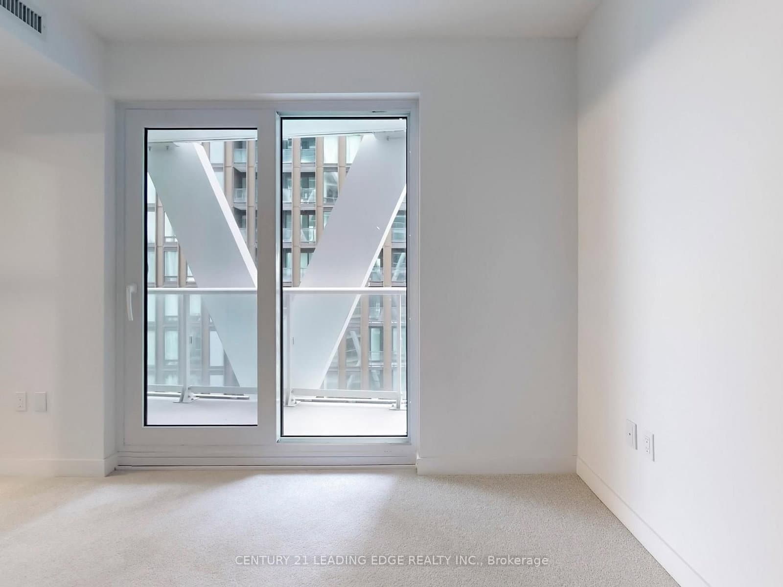 230 Simcoe Street, Unit 2212 thumbnail 10