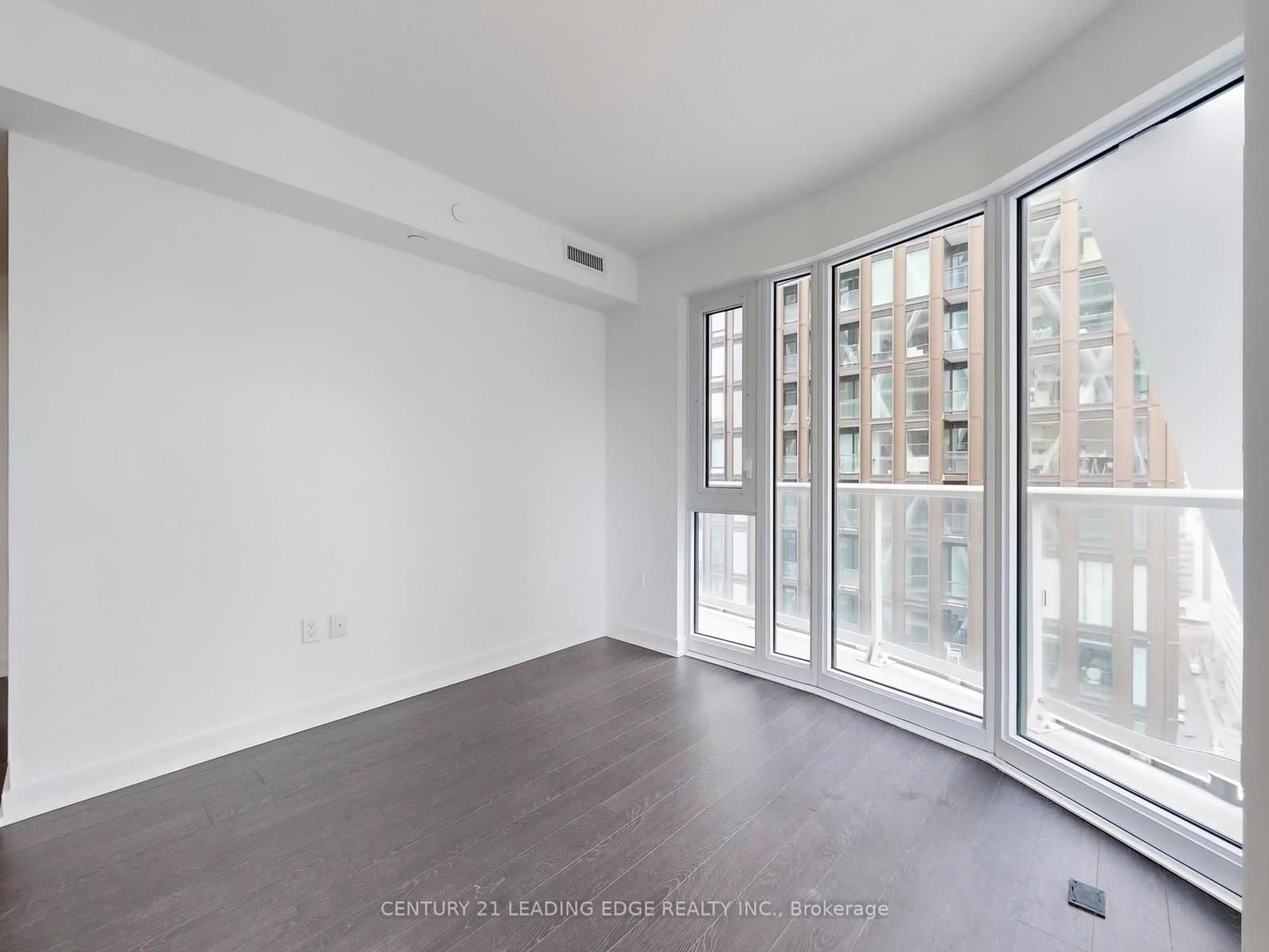 230 Simcoe Street, Unit 2212 thumbnail 5