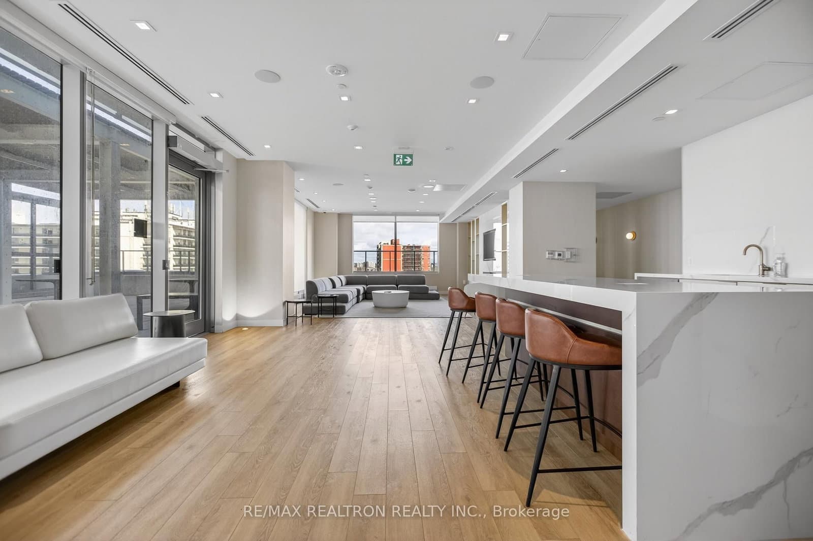 8 Olympic Garden Drive, Unit 704 thumbnail 32