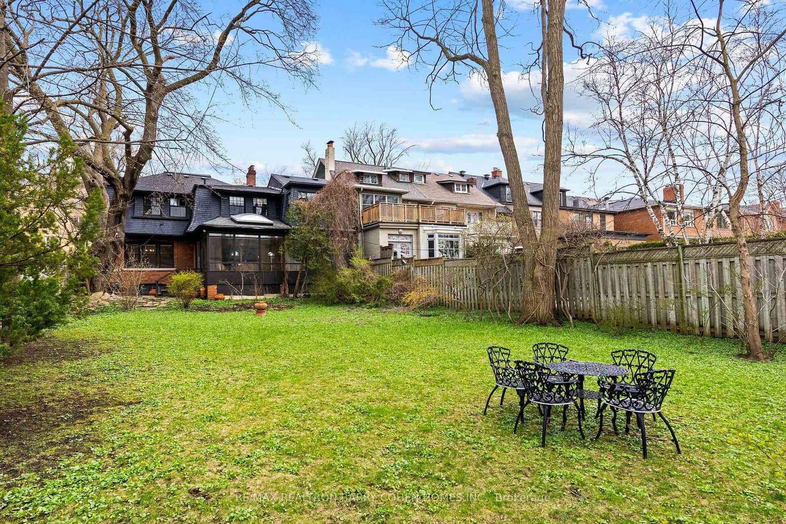 147 Farnham Avenue thumbnail 4