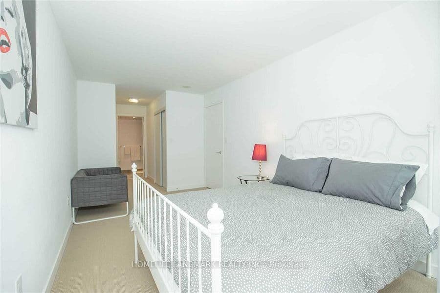 26 Capreol Court thumbnail 15