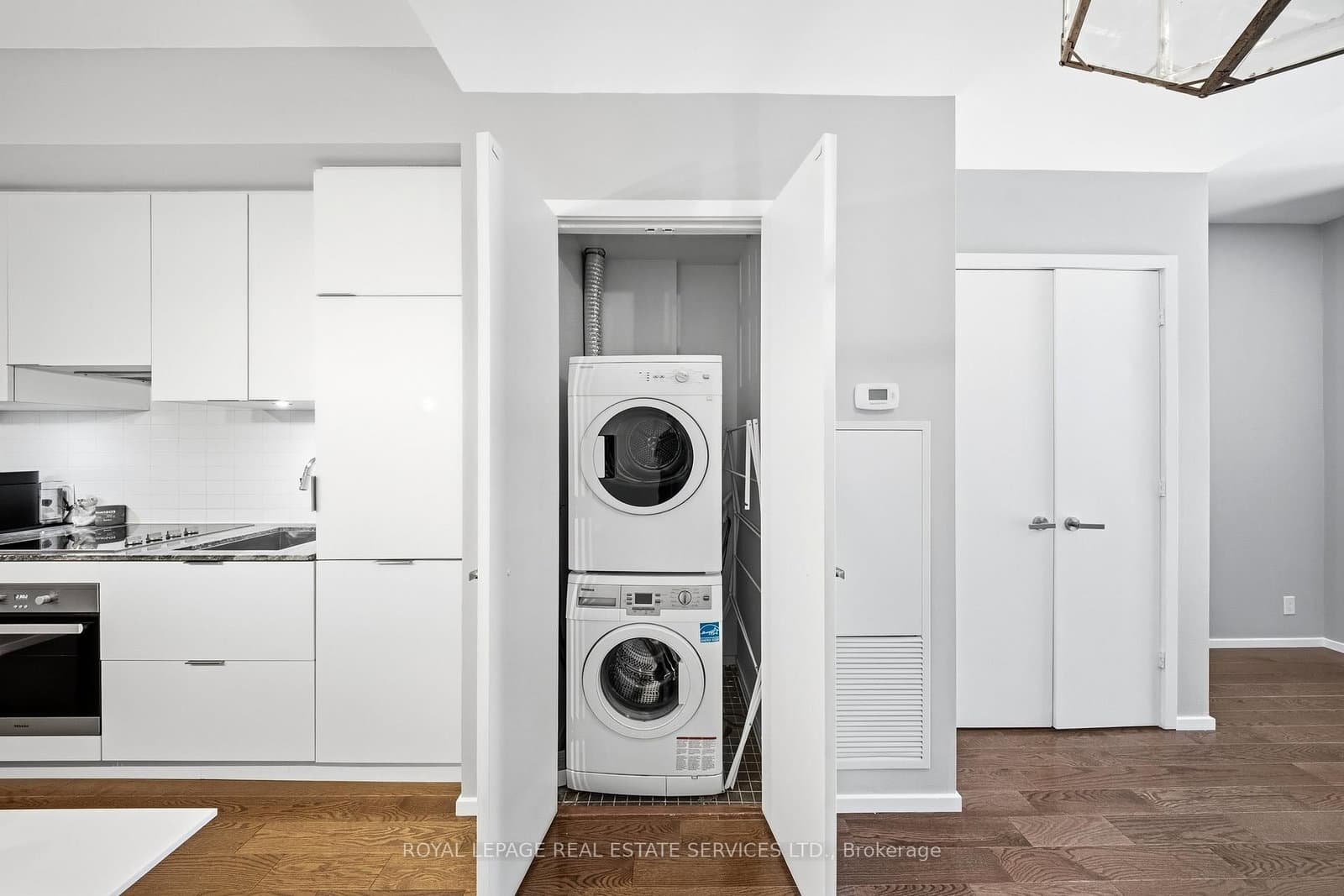 5 st joseph Street, Unit 208 thumbnail 6