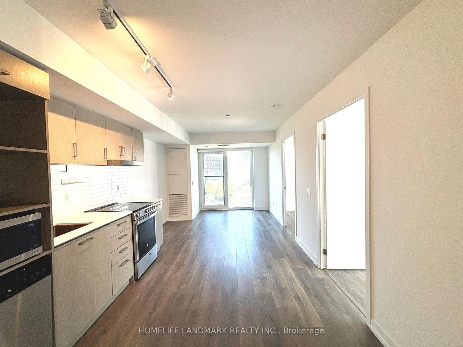 219 Dundas Street E, Unit 1107 thumbnail 2