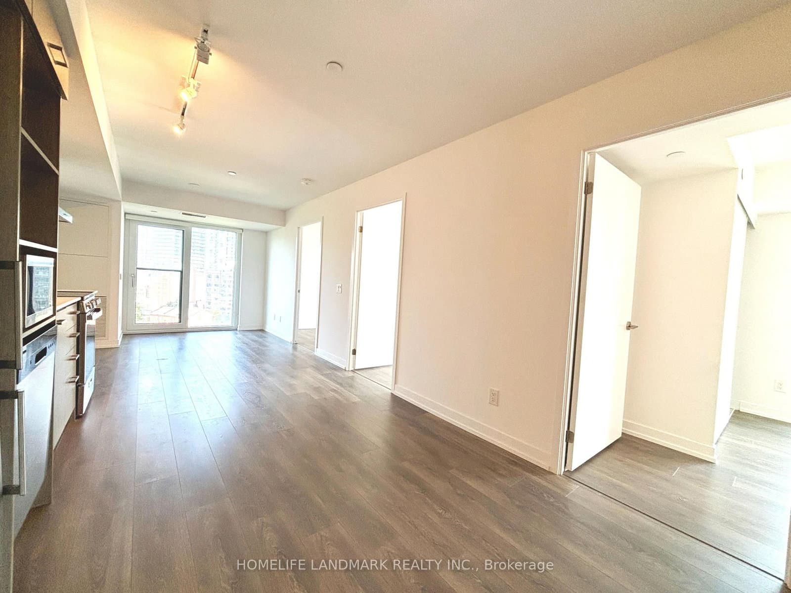 219 Dundas Street E, Unit 1107 thumbnail 5