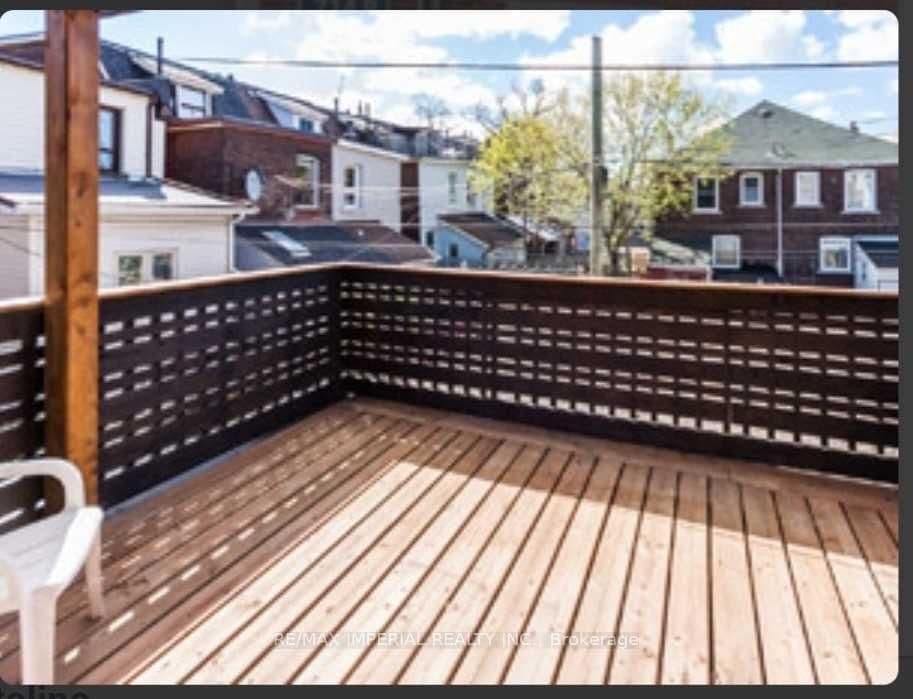 714R Dufferin Street thumbnail 10