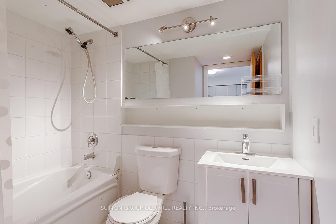 255 Richmond Street E, Unit PH2 thumbnail 22