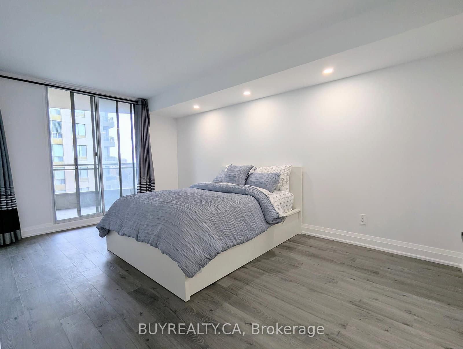 256 Doris Avenue, Unit 1603 thumbnail 19