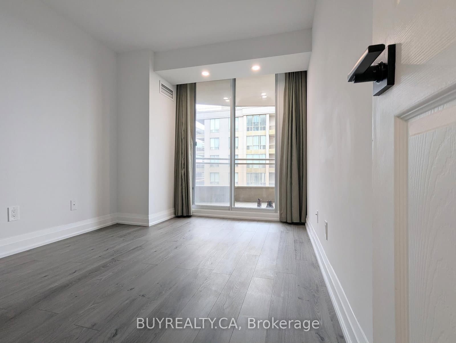 256 Doris Avenue, Unit 1603 thumbnail 28