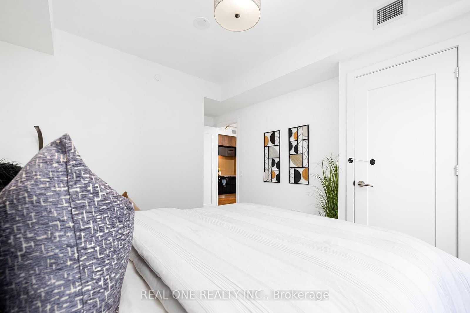 10 York Street, Unit 2905 thumbnail 28