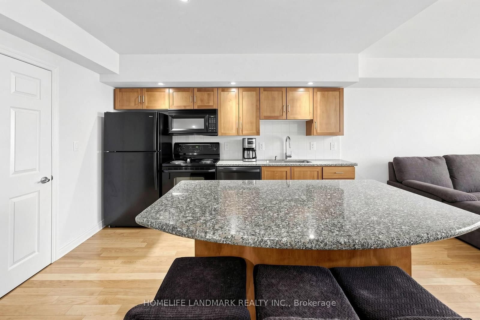 270 wellington Street W, Unit 1124 thumbnail 12