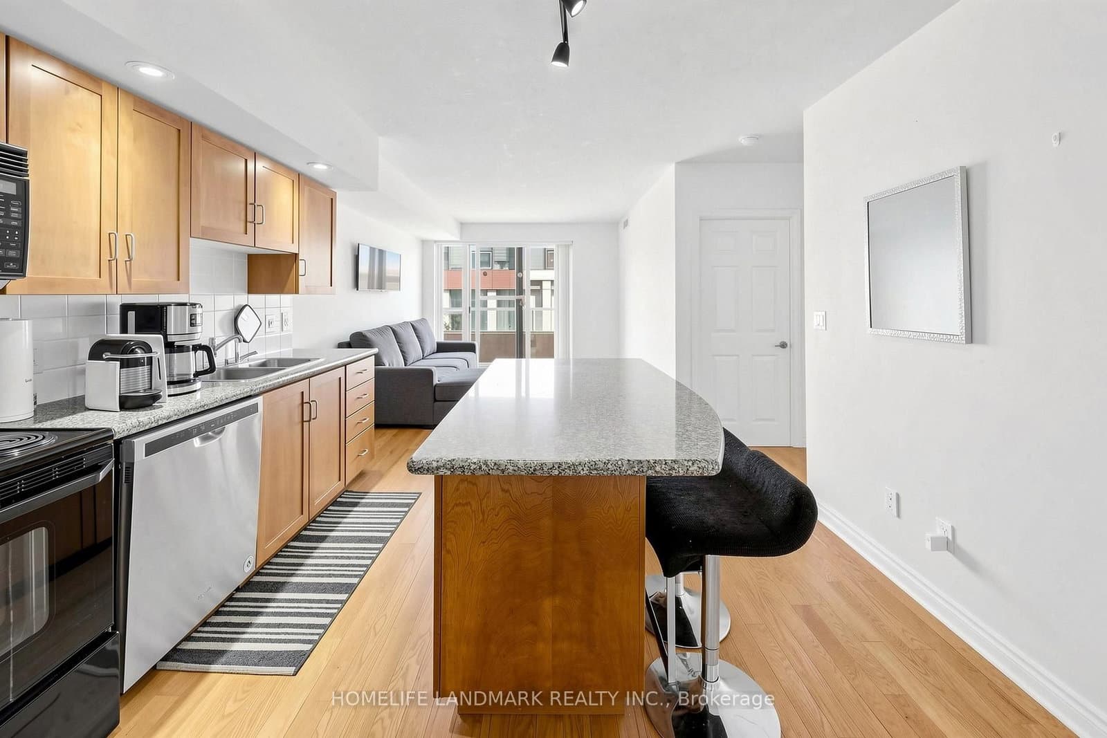 270 wellington Street W, Unit 1124 thumbnail 16