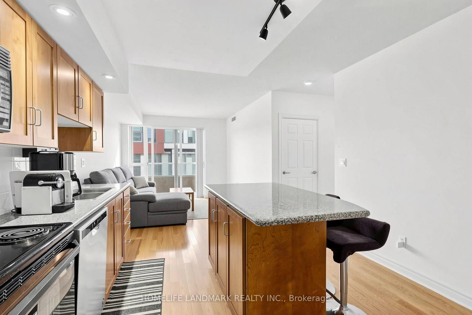 270 wellington Street W, Unit 1124 thumbnail 17