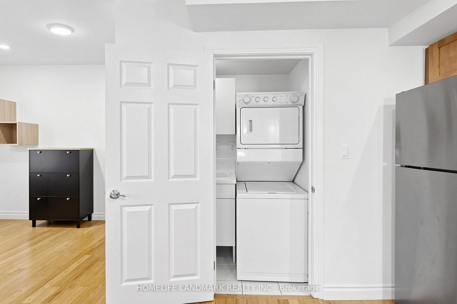 270 wellington Street W, Unit 1124 thumbnail 27