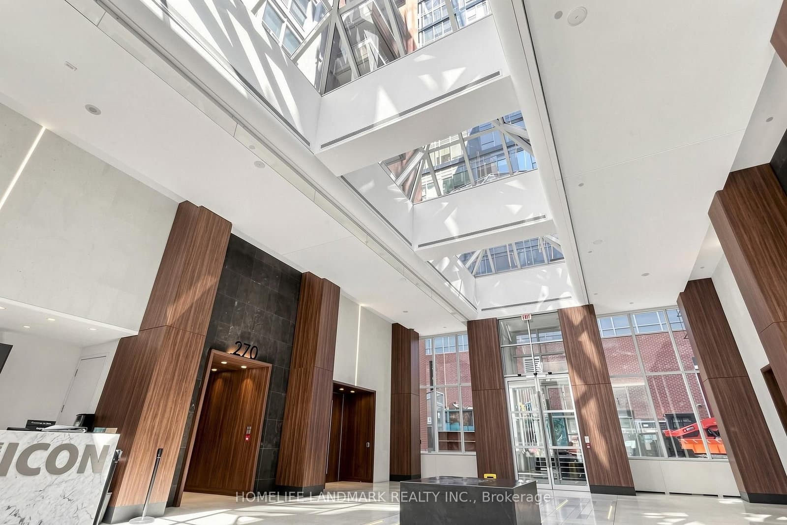270 wellington Street W, Unit 1124 thumbnail 3