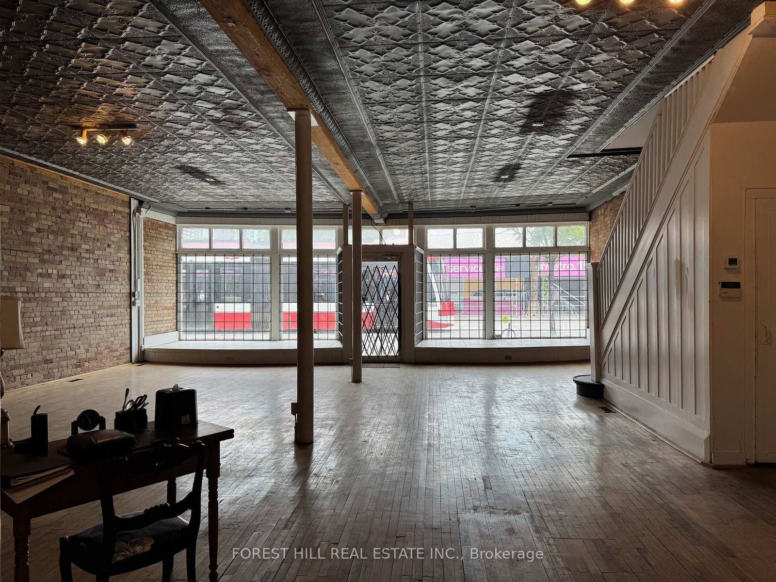 219 Queen Street E thumbnail 5