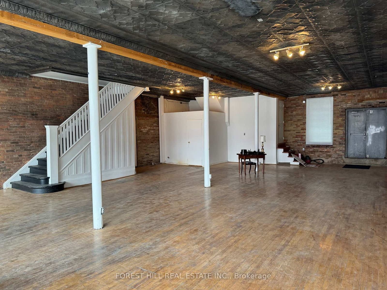 219 Queen Street E thumbnail 6