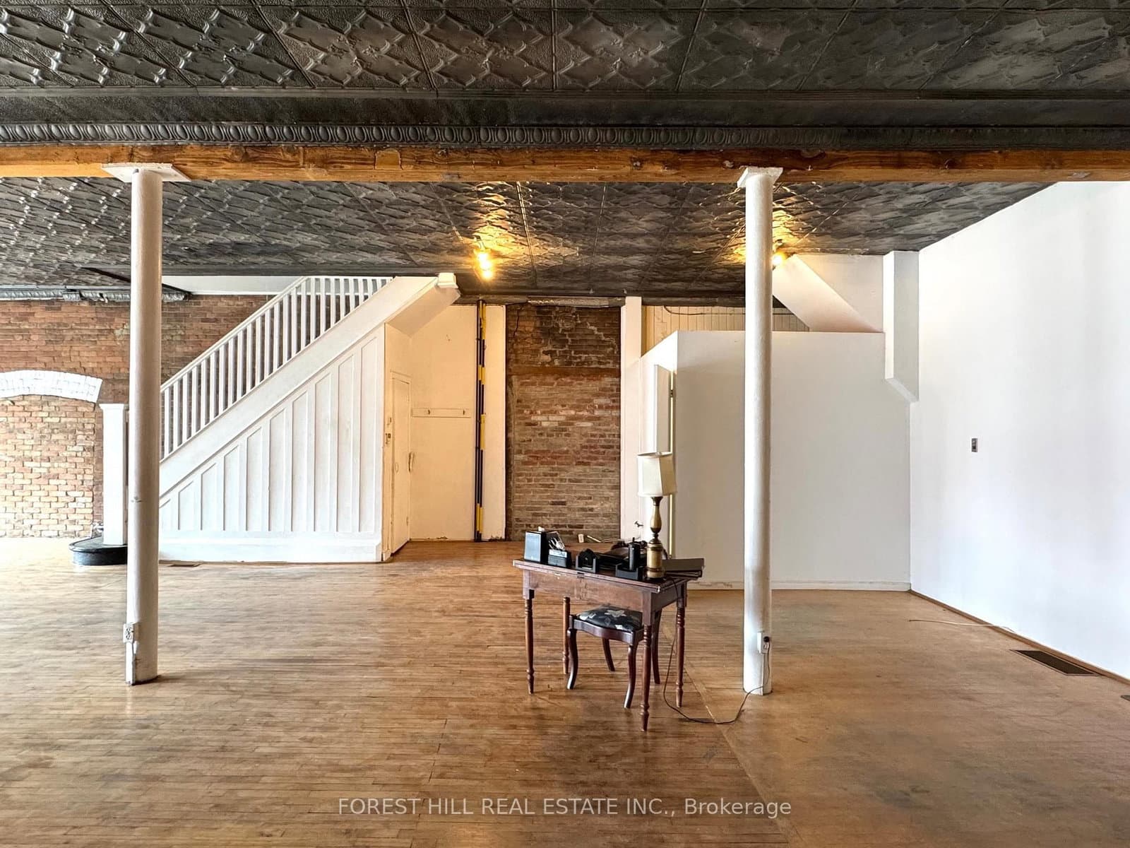 219 Queen Street E thumbnail 8