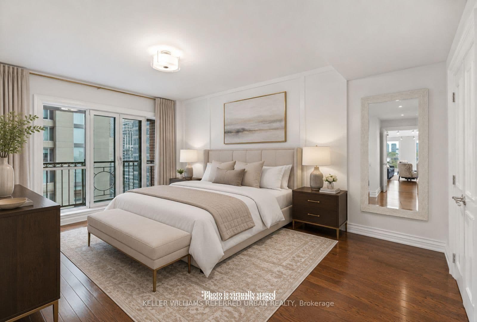 38 Avenue Road, Unit 1802 thumbnail 11