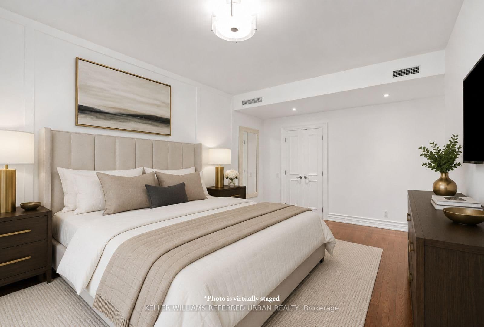 38 Avenue Road, Unit 1802 thumbnail 12