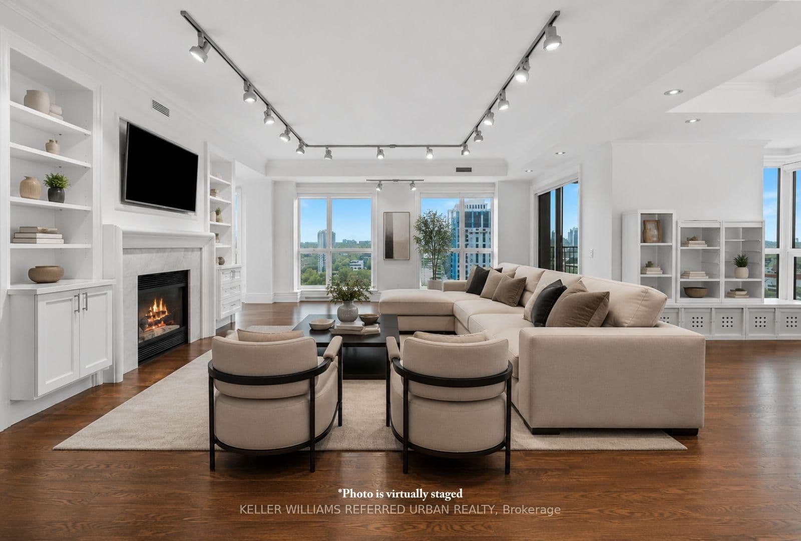 38 Avenue Road, Unit 1802 thumbnail 2