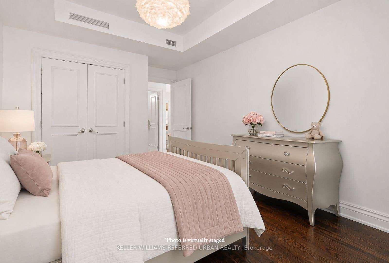 38 Avenue Road, Unit 1802 thumbnail 22