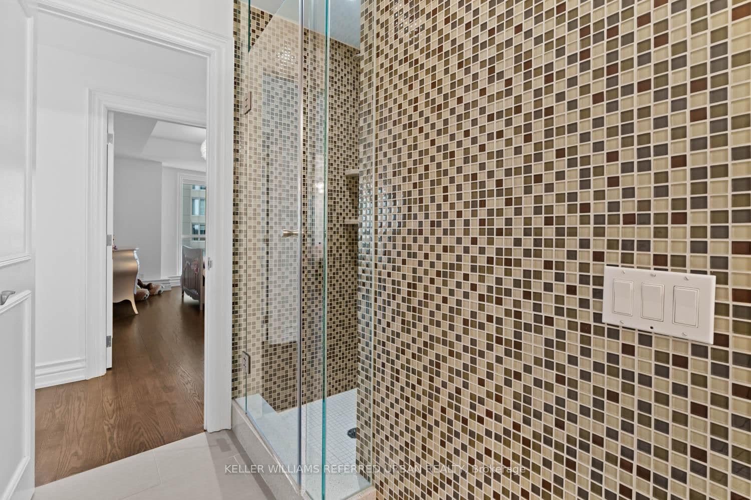 38 Avenue Road, Unit 1802 thumbnail 25