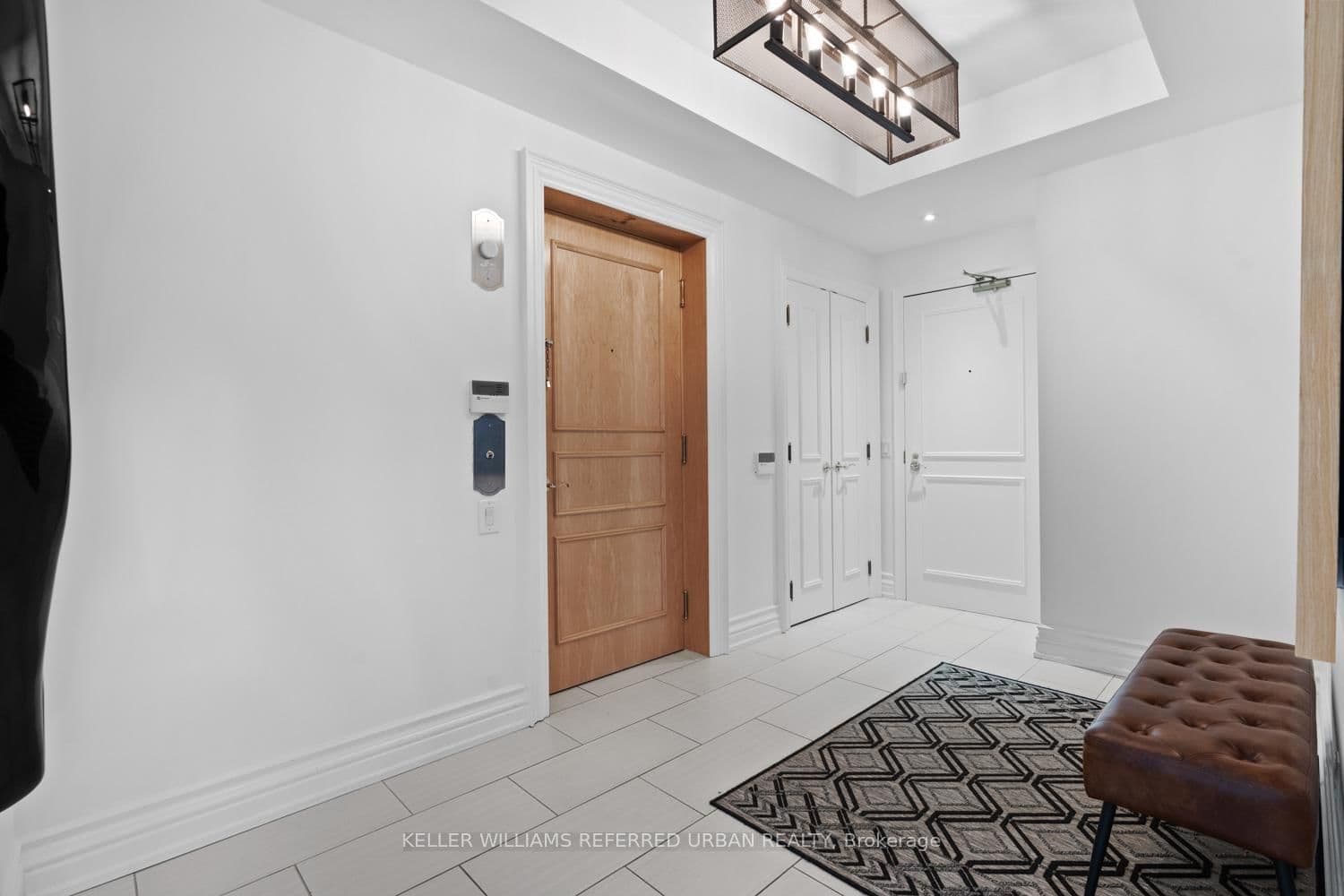 38 Avenue Road, Unit 1802 thumbnail 27