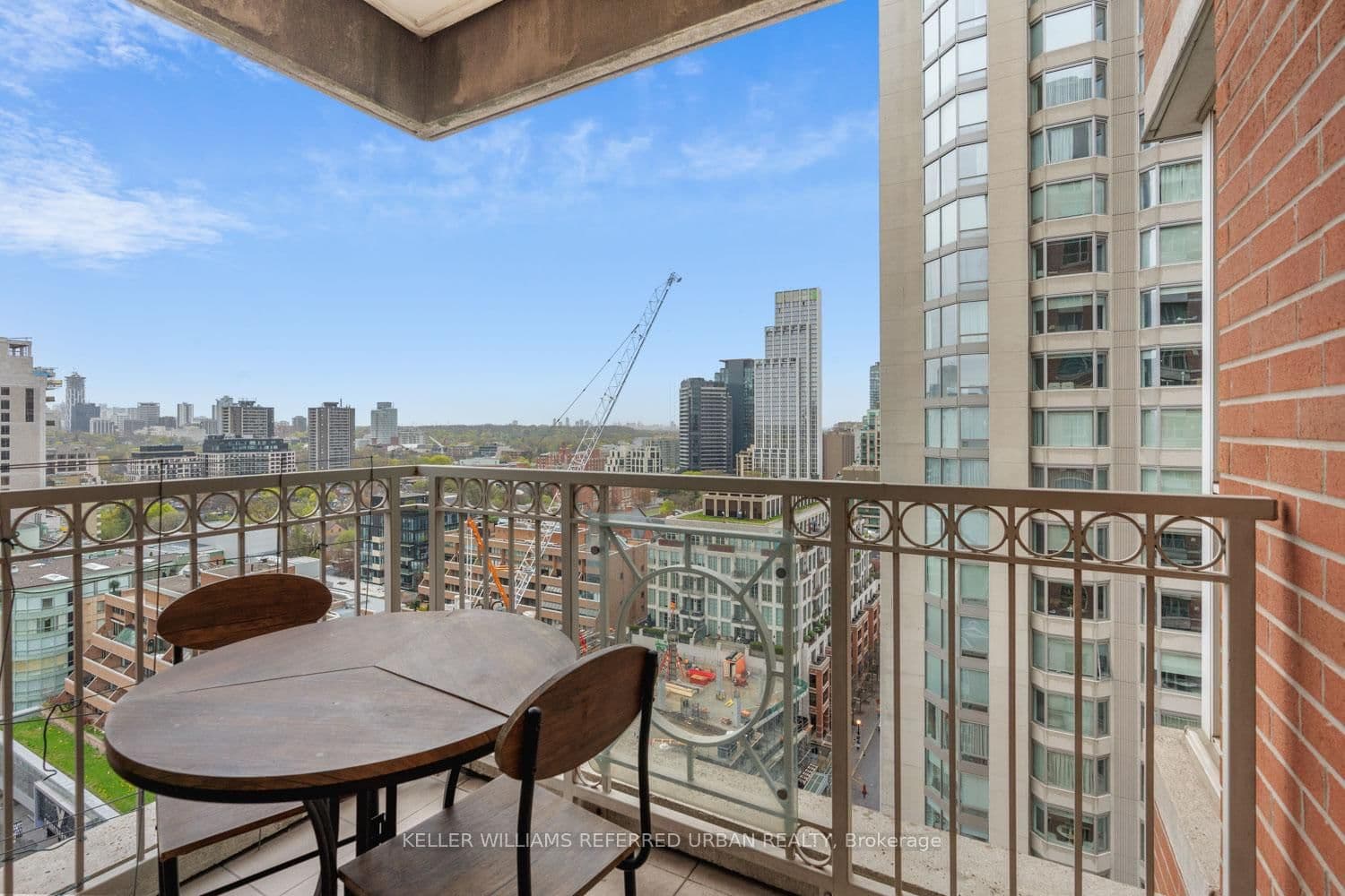 38 Avenue Road, Unit 1802 thumbnail 29