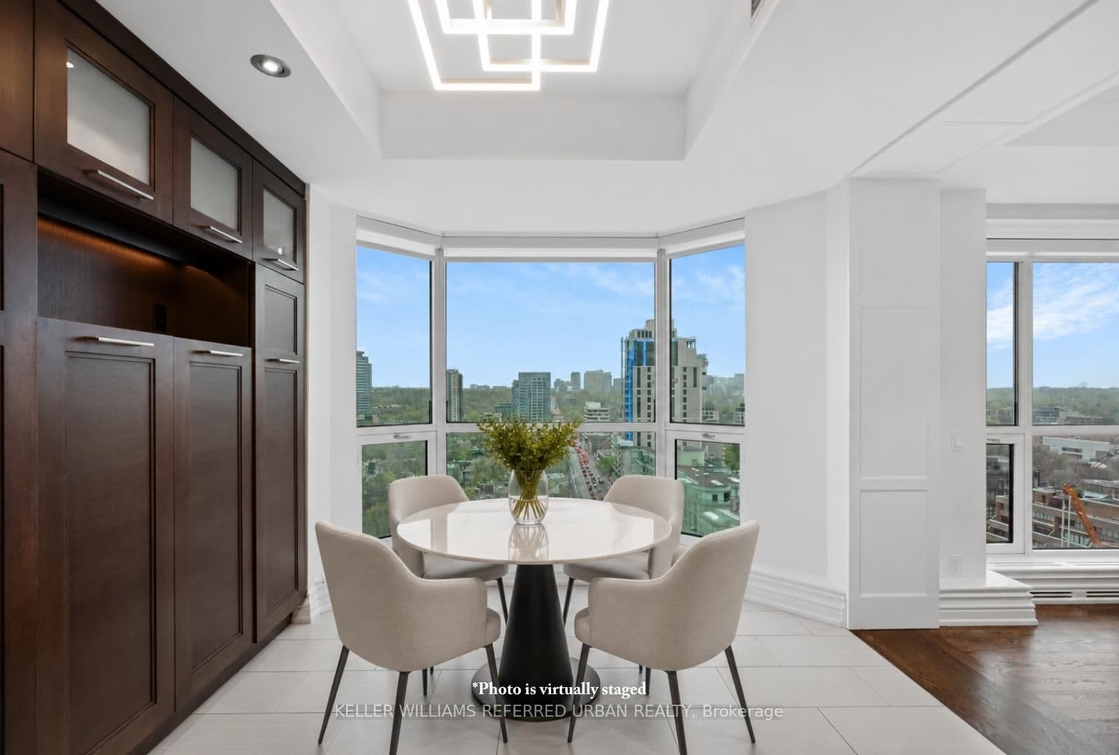 38 Avenue Road, Unit 1802 thumbnail 8