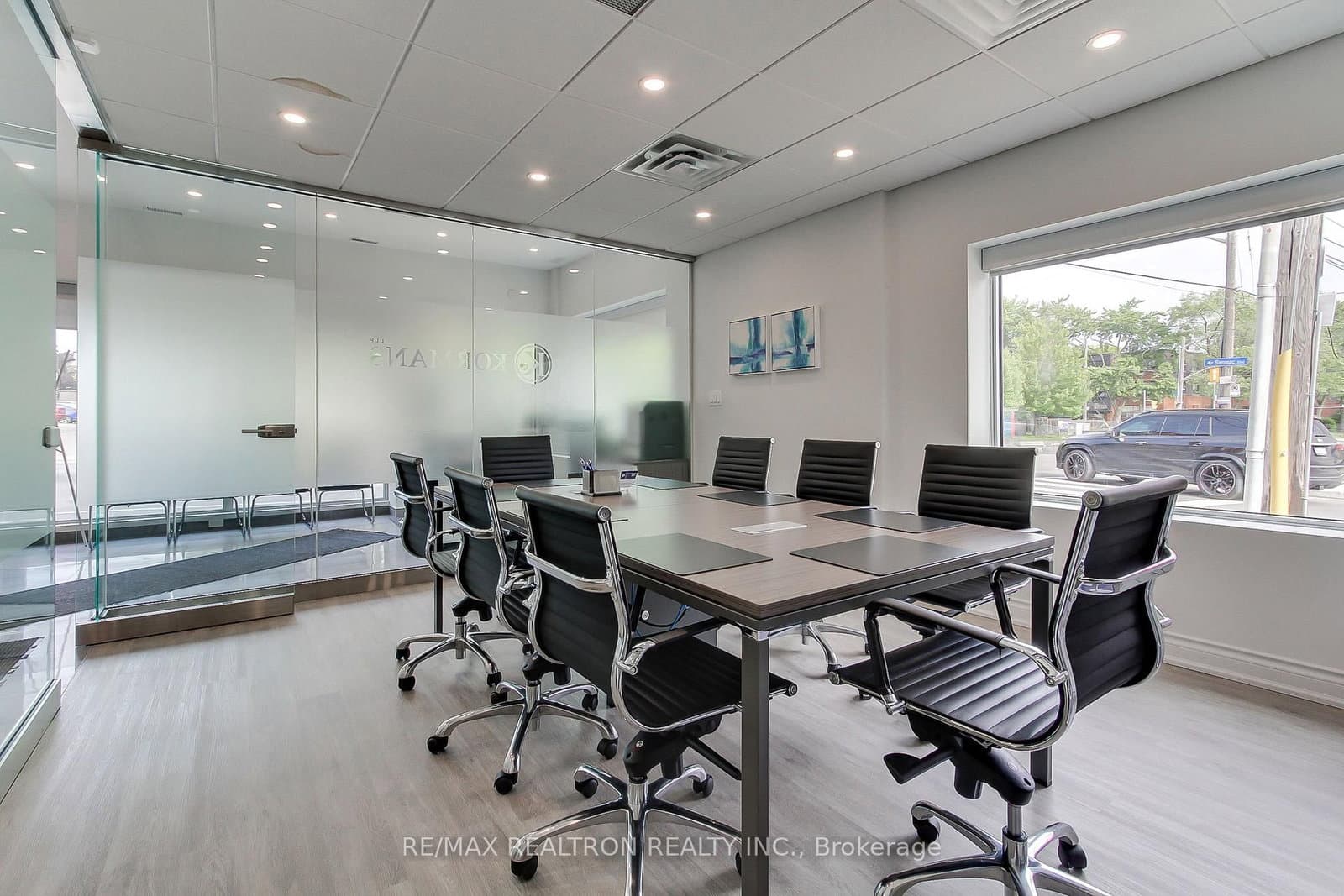 3173 Bathurst Street, Unit Main Floor thumbnail 13