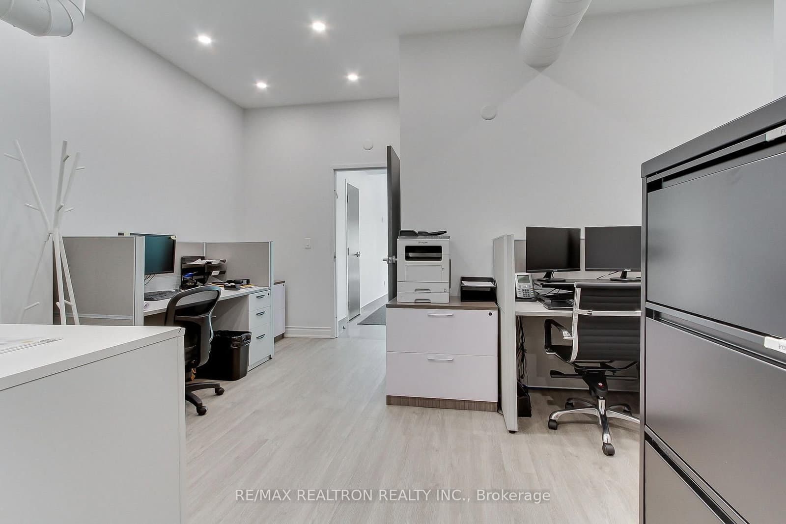 3173 Bathurst Street, Unit Main Floor thumbnail 17
