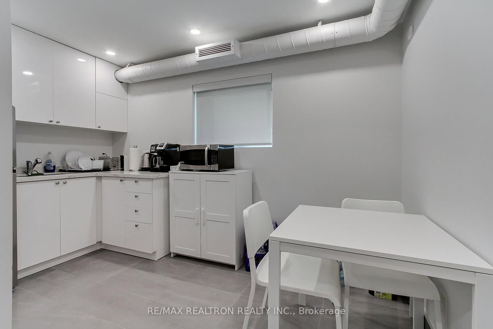 3173 Bathurst Street, Unit Main Floor thumbnail 27