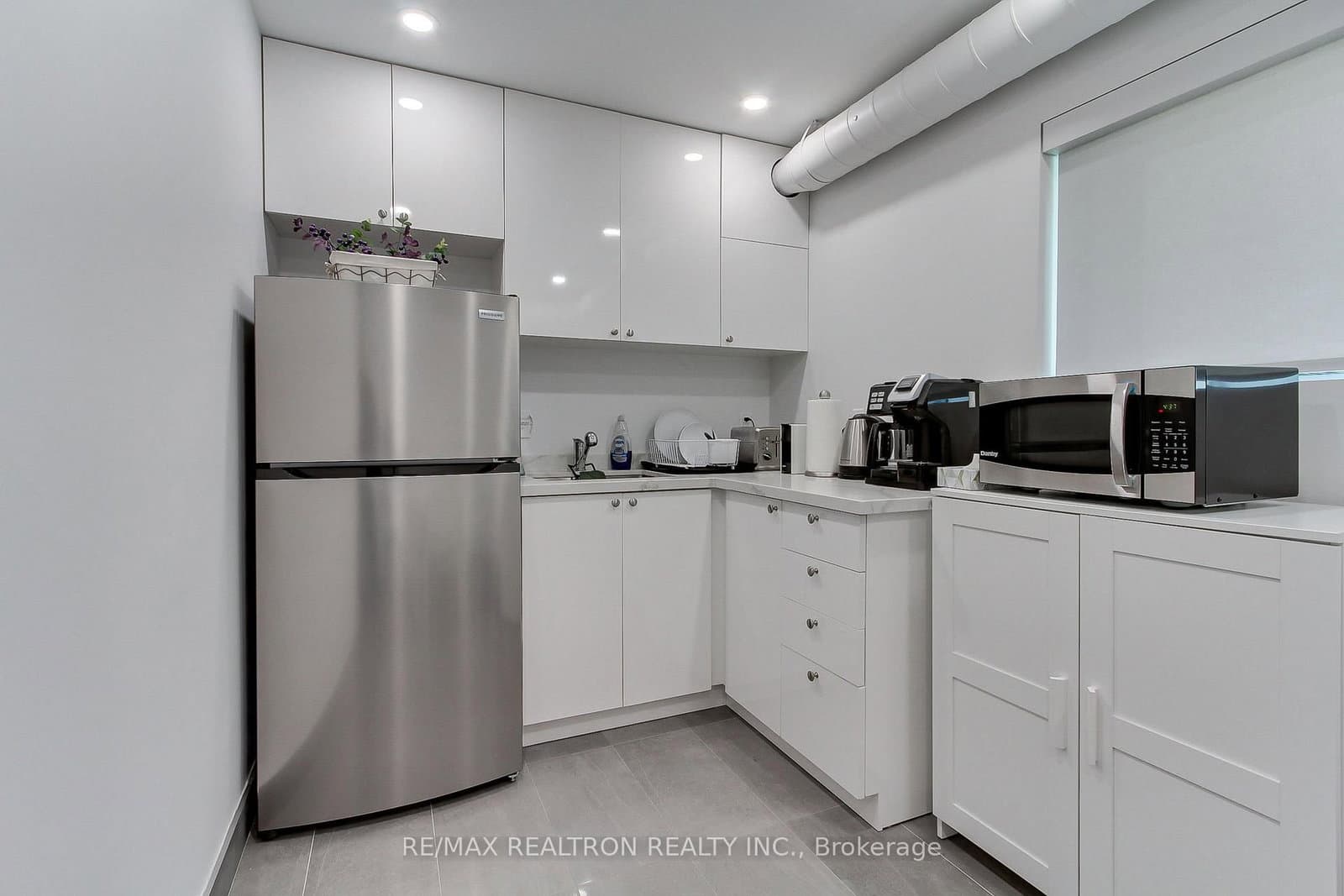 3173 Bathurst Street, Unit Main Floor thumbnail 28